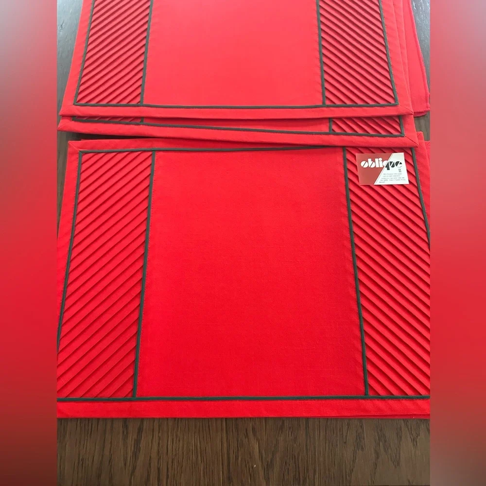 Vintage Oblique Red Green Christmas Quilted Placemats & Linen Napkins 4 ea. MCM